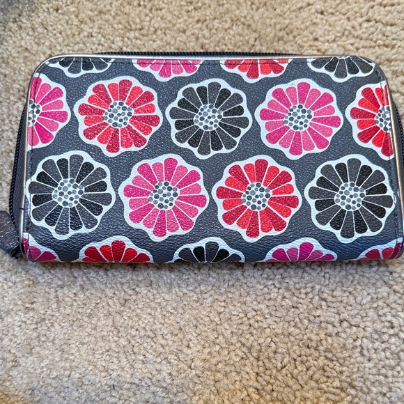 Vera Bradley Accordian Floral Zip Wallet - Picture 5 of 5